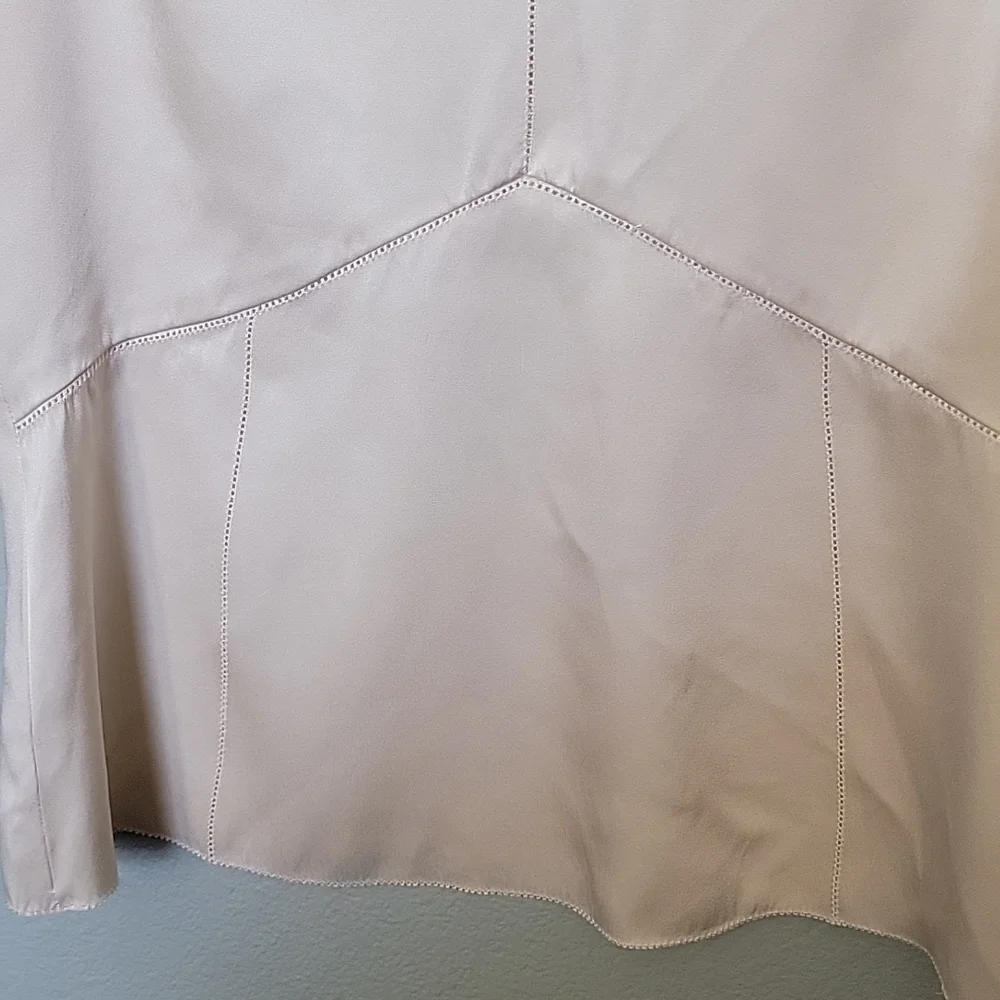 Tory Burch Y2K Classy Feminine Cream Silk Jasmine Shell Sleeveless Top Size 0